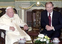 키예프 대통령궁 찾은 교황