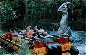 유니버설 스튜디오 최고의 인기라이드 '쥬라식파크'