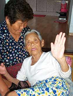 병색이 완연한 이상옥 할머니