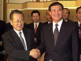 '새로운 길 갑니다' - 김용환의원(왼쪽)과 강창희 의원