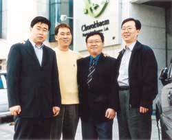 왼쪽부터 이상백, 김태원, 김기범, 고병기씨