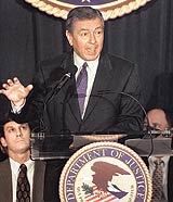 미국의 법무부장관 존 애슈크로프트.