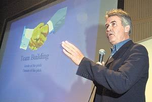 히딩크 “강팀과의 평가전을 통해 약점만 보완하면 월드컵 16강진출은 충분하다.”