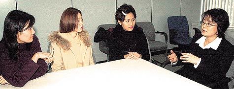 왼쪽부터 양인순, 신미정, 김은정, 김화자 씨.