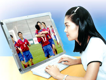 2002월드컵에서는 인터넷을 통해 풍부한 정보 뿐 아니라 현장감 넘치는 동영상 중계도 즐길 수 있다.