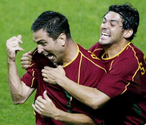 대회 두번째 해트트릭 파울레타 환호