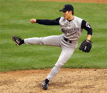 김병현이 13일 뉴욕 양키스와 인터리그 3연전 마지막 경기에서 특유의 발차기 투구동작으로 역투하고 있다.AP