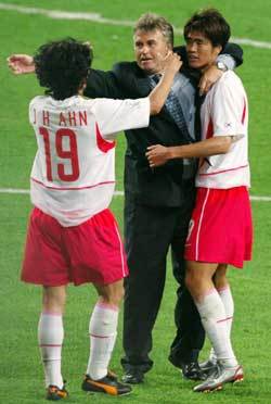 “잘했다”-대전〓사진제공 아사히신문