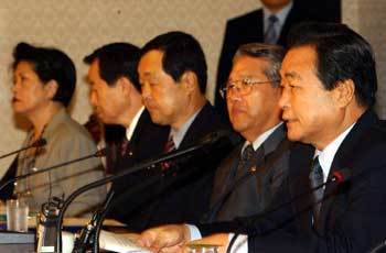 이한동 국무총리 국가이미지제고위원회 주재 - 김동주기자