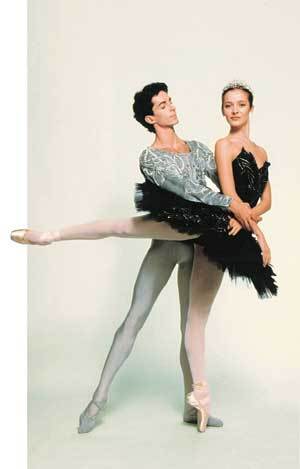 프랑스 파리오페라 발레단의 호세 마르티네즈(왼쪽)와 아그네스 레테스테