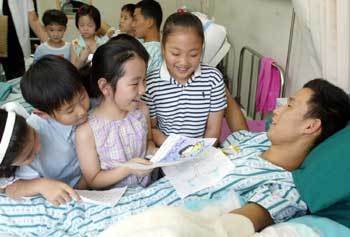 국군 수도통합병원에 방문한 을지초등학교 어린이들 - 변영욱기자