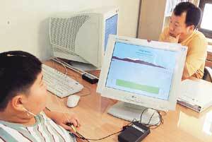 서울 압구정동 이동우어학원에서 한 어린이가 머리에 센서를 붙이고 '바이오피드백' 훈련을 받고 있다.