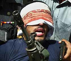 파키스탄 카라치 시내에서 체포된 9·11 테러 핵심 용의자 - 카라치AP연합