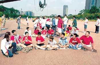 8일 서울 여의도공원에서 500여명이 참여한 가운데 열린 ‘전국 쿵쿵따 대회’ 예선전. 사진제공 KBS
