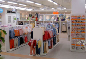 지난달 문을 연 서울 강남구 역삼동의 유아용품 전문매장 '맘스맘'