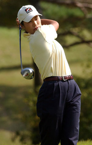 ‘멀리, 똑바로’. 박현순(30, 카스코)이 제4회 현대증권여자오픈 첫 라운드에서 드라이버티샷을 날린뒤 타구 방향을 지켜보고 있다.-사진제공 스포츠서울