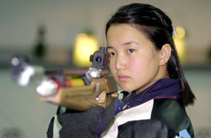 ‘사격 요정’ 강초현이 2년 만의 대표팀 복귀를 꿈꾸며 힘찬 날갯짓을 하고 있다.-동아일보 자료사진