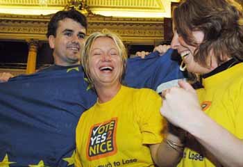 EU 가입 부푼 헝가리 - 더블린(아일랜드)AP연합