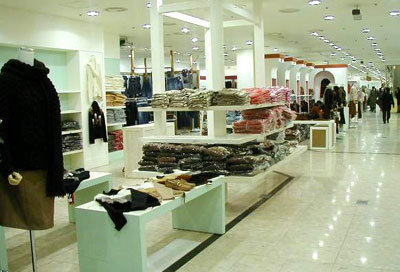 서울 중구 명동 ‘밀리오레’ 지하 2층 G2B2 매장. 중국 현지에서 생산된 의류를 일반 시중가보다 40∼50% 싸게 판다. 사진제공 밀리오레