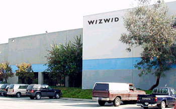 위즈위드는 국내에서 구하기 힘든 물건을 해외 현지에서 구입해 국내로 배송하는 역할을 맡고 있다. - 사진제공 SK디투디