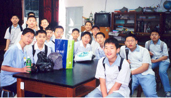 5월 개최된 제3회 전국학생 전자키트 창작경진대회에 참가한 발명부원들이 한자리에 모였다.사진제공 용인 태성중학교