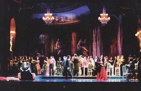 3월 내한 공연을 앞두고 있는 일본 후지와라 오페란단의 ‘라 트라비아타’ 공연. 일본 오페라단의 한국 공연은 광복 이후 58년만이다.사진제공 일본 오페라진흥회