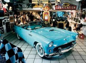 1997년 생산이 중단된 뒤에도 마니아의 요청으로 부활을 꿈꾸는 미국 클래식카의 대명사 ‘선더버드’.사진제공 히스토리채널