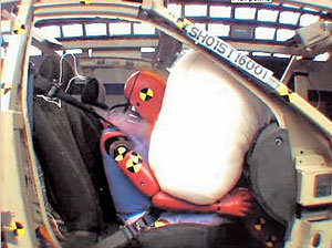 현대모비스의 듀얼스테이지 에어백 실험 장면.사진제공 현대모비스