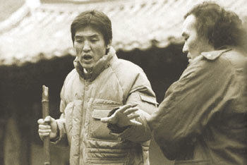 1984년 여행길에서 시인 김지하와 함께 한 이문구씨(오른쪽). -사진제공 실천문학사