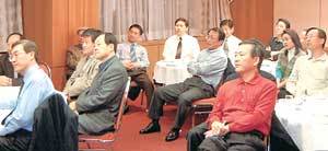 21일 대전 유성구 스파피아 호텔에서 한국이사협회 회원 30여명이 ‘바람직한 기업지배구조와 이사회의 역할’에 대해 토론을 벌이고 있다.  대전=나성엽기자