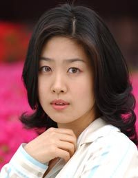 특집극 ‘제비꽃’에서 가정폭력에 시달리는 아내의 공포 심리를 표현하는 김지영. 사진제공 MBC