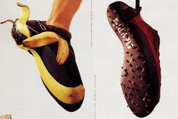 바나나 껍질(왼쪽)과 파리 암벽화 바닥에 붙어있는 광고.사진제공 오리콤