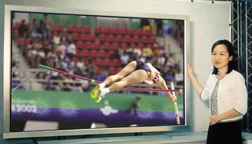 삼성SDI가 14일 발표한 세계 최대의 70인치 PDP. 기존 제품에 비해 화질도 두 배 선명하다. 사진제공 삼성SDI