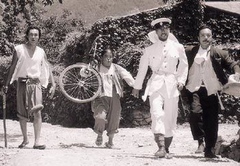 1926년 나운규의 영화 ‘아리랑’을 무성 흑백영화로 리메이크한 이두용 감독의 ‘아리랑’. 30일 남북한에서 동시 개봉된다. 사진제공 프리비전