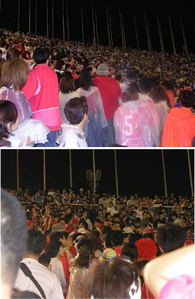 일본 현지응원에 참가했던 네티즌이 게시판에 올린 한국 응원단과 일본응원단의 충돌당시 사진.