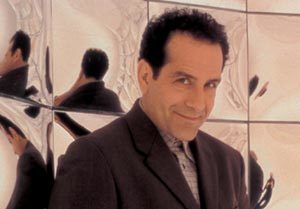 홈CGV의 코미디 형사드라마 ‘몽크’는 ‘불완전하기 때문에 오히려 인간적인’ 주인공 몽크로 주목받고 있다. 사진제공 홈CGV