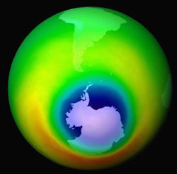 미국항공우주국(NASA)가 위성사진을 이용해 만든 남극 상공의 오존 구멍 그래픽.-사진제공 NASA