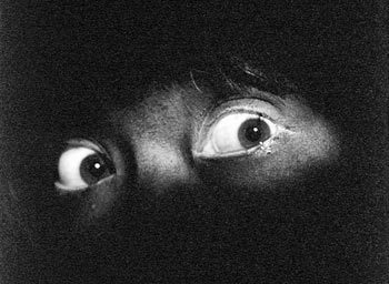 ‘원한을 갖고 죽은 귀신’이라는 일본 공포 영화의 전통적 소재를 다룬 영화 ‘주온’. 사진제공 동숭아트센터