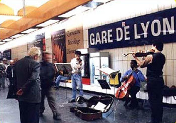 파리의 지하철에서 활동하는 음악가들. -사진제공 김동준