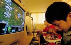 게임에 몰입한 청소년들은 종종 극심한 현실과의 단절현상을 겪는다.