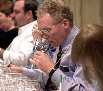 물냄새 맡기 국제대회 -AP 연합