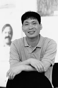 시인 박형준은 삶에 대한 포기할 수 없는 희망을 산문집에 담았다. -동아일보 자료사진
