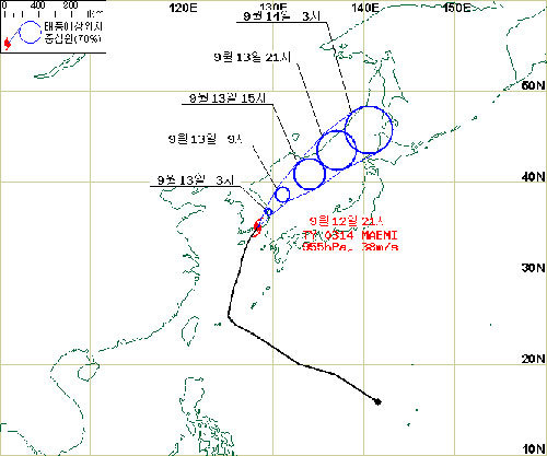 검은색 굵은선 : 태풍경로 / 검은색 점 : 최초 태풍발생 위치 (2003.09.06.15:00)