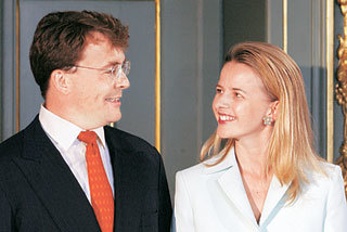네덜란드 왕위 계승 서열 2위인 요한 프리소 왕자와 약혼녀 마벨 비세 스미트의 최근 모습. -AP 자료사진