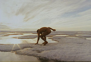 에스키모의 이야기를 에스키모의 시각에서 그려낸 영화 ‘아타나주아’. 장대한 북극 설원을 배경으로 사랑, 질투, 살인, 복수 등 인간의 원초적 감성을 담아냈다. 사진제공 백두대간