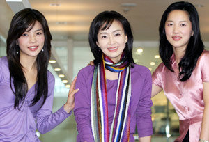 전혀 아줌마로는 보이지 않는 방송계의 ‘잘나가는’ 아줌마들이 모였다. 왼쪽부터 박선화, 유난희, 나승연씨. 변영욱기자