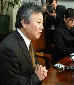 한나라 공천심사위로서의 심경을 밝히는 이문열씨