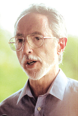 남아프리카공화국 작가 존 쿠시. ‘철의 시대’는 흑과 백, 예스와 노 같은 이분법적 논리가 쇠와 쇠처럼 부딪치는 험한 시대를 가리키는 제목이다.동아일보 자료사진