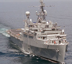 미 제7함대 새 기함으로 배치된 최첨단 정보함인 콜로라도함.