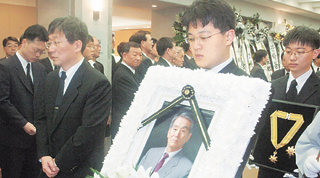 한만년 일조각 대표의 영결식이 4일 서울 종로구 연건동 서울대병원에서 열렸다. -변영욱기자